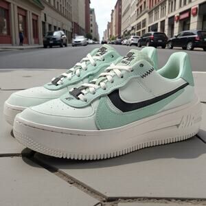 Nike Air Force 1 PLT.AF.ORM Sneakers Women’s Size 6.5 Green Black With Box EUC!